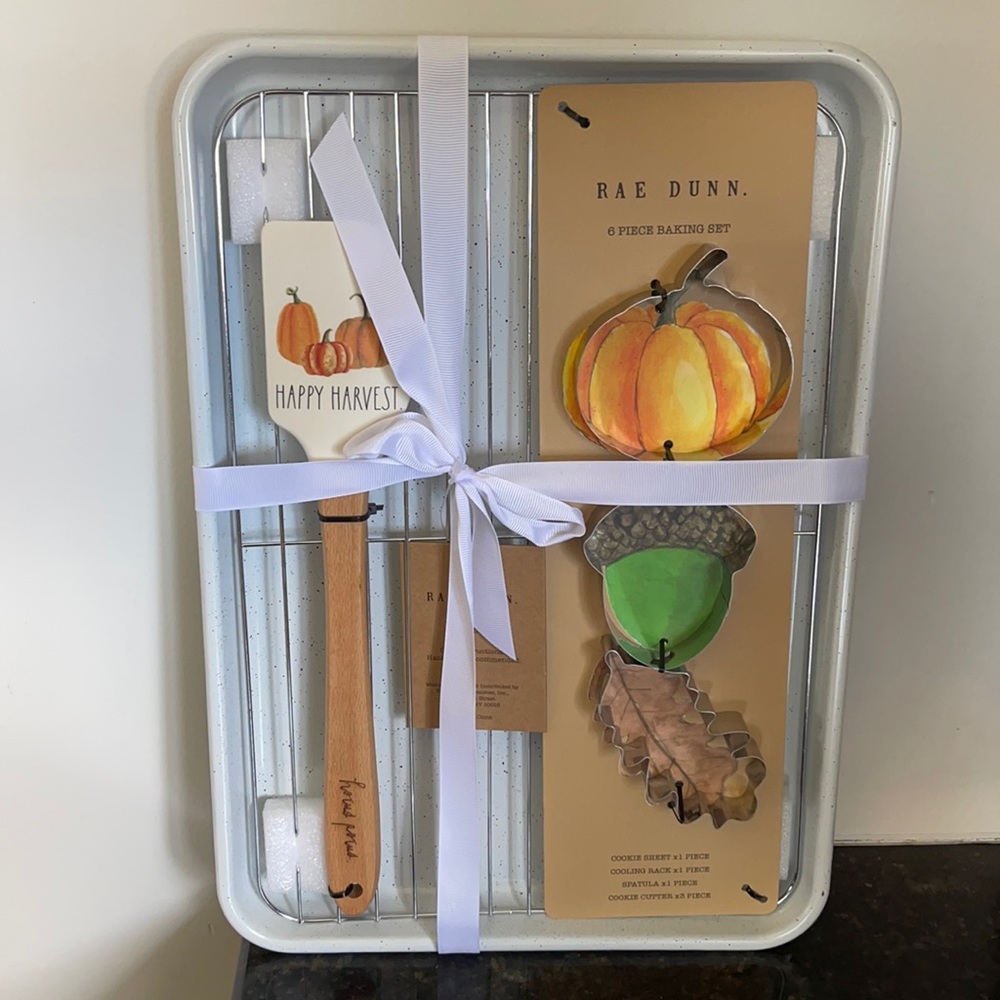 Rae Dunn - Baking set